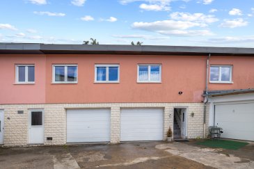 En Exclusivité, ImmoHouse vous propose ce superbe appartement 2 chambres avec entrée indépendante idéalement situé à Pétange. 

Au sein d'une maison bi-familiale, cet appartement coup de coeur de 76m² se compose de :

- Un agréable hall d'entrée 
- Un grand salon/salle à manger très lumineux 
- Une cuisine équipée fermée 
- Deux grandes chambres à coucher
- Une salle de douche avec wc et fenêtre
- Un wc séparé
- Une buanderie

A cela s'ajoutent:
- Un garage fermé 
- Une cave privative

Un magnifique objet à découvrir ...

Infos et visites sur rdv