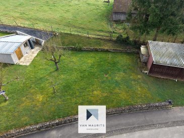 Terrain constructible à vendre à Noerdange d'une contenance de 2.77 ares situé dans la rue Op der gare.

La parcelle concernée est :

-1013/2698 d'une contenance de 2.77 ares.

La parcelle est vendue sans permis de construction, elle se situe dans une rue en cul de sac, assurant le calme d'une rue avec très peu de circulation.

La parcelle est située en zone d'habitation 1 et est donc à destination de logement unifamilial.

Agent responsable : Julien bastin

Mobile : +352 661 776 777

E-mail : julien@vanmaurits.lu