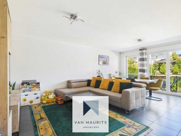 Situated on the first floor of a residence built in 2010, this apartment of approximately (80 m²) is in excellent condition and offers a comfortable, functional lifestyle in the village of Grevenmacher. Available immediately, it is ideal for a small family or a couple seeking a well-appointed home. The accommodation is arranged as follows:

The entrance hall (approx. 7 m²) with cloakroom leads to a bright living room (approx. 29 m²), extended by an east-facing terrace (approx. 6 m²), the adjoining fitted kitchen (approx. 8 m²), and a storeroom (approx. 2 m²). The night area comprises a corridor (approx. 4 m²) serving two bedrooms (approx. 10 m² and 13 m²) and a bathroom (approx. 5 m²) with washbasin, bathtub, and shower.

In the basement, the property benefits from a private cellar (approx. 5 m²), a communal laundry, and an indoor parking space (approx. 15 m²).

Additional details: high-quality finishes including wood and tile flooring; walls with fibre wallcovering and paint; PVC window frames with double glazing and electric shutters. Oil-fired heating via radiators, ventilation system, lift, intercom, and recessed spotlights. The apartment holds an energy passport rated C?D.

Ideally located, it enjoys a pleasant residential setting with immediate access to amenities: bus, train station, shops, schools, sports centre, restaurants, playground, cycle paths, and motorway connections.

Contact:
Juha Ahonen
+352 661 249 476
juha@vanmaurits.lu


Situé au 1?? étage d'une résidence construite en 2010, cet appartement de ± 80 m² en excellent état offre un cadre de vie agréable et fonctionnel dans le village de Grevenmacher. Disponible immédiatement, il séduira aussi bien une petite famille qu'un couple à la recherche d'un logement confortable. L'appartement se présente comme suit :

Le hall d'entrée de ± 7 m² avec vestiaire dessert un séjour lumineux de ± 29 m², prolongé par une terrasse de ± 6 m² orientée à l'est, la cuisine de ± 8 m² (équipée), attenante au séjour ainsi qu'une réserve de ± 2 m². La partie nuit se compose d'un couloir de ± 4 m² menant à deux chambres de ± 10 et 13 m² et une salle de bain de ± 5 m² (avec lavabo, baignoire et douche). 

Au sous-sol, l'appartement dispose d'une cave privative de ± 5 m², d'une buanderie commune ainsi que d'un emplacement de parking intérieur de ± 15 m².

Détails complémentaires :
- Les finitions sont soignées : sols en parquet et carrelage, murs habillés de fibre et peinture, châssis PVC avec double vitrage et volets électriques. 
- Le bien est équipé d'un système de chauffage au mazout par radiateurs, d'une ventilation, d'un ascenseur, d'un interphone et de spots encastrés.
- L'appartement bénéficie d'un passeport énergétique C-D.

Idéalement situé, il profite d'un environnement résidentiel agréable avec un accès immédiat aux services : bus, gare, commerces, écoles, centre sportif, restaurants, parc de jeux, pistes cyclables et connexions autoroutières.

Contact:
Juha Ahonen
+352 661 249 476
juha@vanmaurits.lu


Im 1. Obergeschoss einer 2010 errichteten Wohnanlage gelegen, bietet diese Wohnung mit ca. (80 m²) in ausgezeichnetem Zustand ein angenehmes, funktionales Wohnumfeld im Ort Grevenmacher. 
Sofort verfügbar - ideal sowohl für eine kleine Familie als auch für Paare, die ein komfortables Zuhause suchen. 

Die Aufteilung gestaltet sich wie folgt:
Der Eingangsbereich mit Garderobe (ca. 7 m²) führt in einen hellen Wohnbereich (ca. 29 m²), der durch eine ostseitig ausgerichtete Terrasse (ca. 6 m²) erweitert wird, sowie in die angrenzende, ausgestattete Küche (ca. 8 m²) und einen Abstellraum (ca. 2 m²). Der Schlaftrakt umfasst einen Flur (ca. 4 m²), zwei Schlafzimmer (ca. 10 m² und 13 m²) sowie ein Badezimmer (ca. 5 m²) mit Waschtisch, Badewanne und Dusche.

Im Untergeschoss stehen eine private Kellerfläche (ca. 5 m²), eine gemeinschaftliche Waschküche sowie ein innenliegender Stellplatz (ca. 15 m²) zur Verfügung.

Weitere Details:
- Hochwertige Ausführung mit Parkett- und Fliesenböden, Wände mit Glasfasertapete und Anstrich, PVC-Fenster mit Doppelverglasung und elektrischen Rollläden. 
- Beheizung über Öl-Zentralheizung mit Radiatoren, zusätzlich Lüftung, Aufzug, Gegensprechanlage und Einbauspots.
- Die Wohnung verfügt über einen Energiepass der Klassen C?D.

Die Lage überzeugt durch ein angenehmes Wohnumfeld und unmittelbare Nähe zu allen wichtigen Einrichtungen: Bus, Bahnhof, Einkaufsmöglichkeiten, Schulen, Sportzentrum, Restaurants, Spielplatz, Radwege sowie schnelle Anbindung an das Autobahnnetz.

Kontakt:
Juha Ahonen
+352 661 249 476
juha@vanmaurits.lu