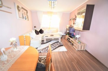 Bardia Allami & RE/MAX Select, spécialistes de l’immobilier à Larochette / Medernach, vous proposent cette maison complètement rénovée avec beaucoup de potentielle comme la possibilité d'avoir un appartement indépendant.
La composition est la suivante:

Au rez-de-chaussée:
- couloir d'entrée de ce bien
- une pièce indépendante de 26m² avec sa cuisine équipée, neuve et ouverte, + une pièce de 8m².
- la salle de bain neuve avec une douche à italienne et wc
- Local technique avec chaudière au mazout
- un local débarras de 3m²

Au 1er étage:
- couloir
- salon-salle à manger avec cuisine équipée américaine de 26m²
- 2 chambres à coucher de 15,5m² et 9m²
- une grande salle de bain avec douche, baignoire de coin, double lavabo et wc.

Au dernier étage/Grenier:
- un grand grenier de 68m² au total dont 52m² habitable. Ce grenier est équipé en installation électrique et plomberie afin d'être aménager à volonté en plusieurs chambres ou pièces avec un salle de bain et wc. Travaux à charge de l'actuel propriétaire. 

Ce bien d'une superficie totale de 200m², donc actuellement habitable sur 140m² et entièrement refait à neuf:électricité, plomberie, sanitaire, toiture & charpente, isolation et façade, fenêtres, cuisine et etc.
2 emplacements extérieurs pour voitures.
Cette maison à beaucoup de potentielle, investissement très intéressant (maison et appartement).
On est à +/- 15km de Luxembourg-ville, avec des commerces, Poste et banques à moins de 2km (Larochette) 
Un arrêt de bus se trouve à 100m et dessert les principales villes du Grand-Duché de Luxembourg.