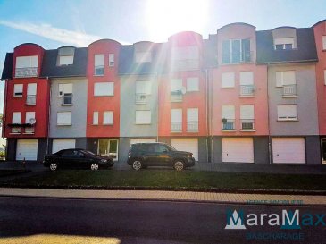L'agence immobilière MaraMax s.à.r.l vous propose en vente un emplacement extérieur n°50 derrière la résidence 