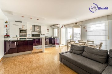 !!!! VENDU !!!!!!

(FR) New Keys vous propose en exclusivité ce superbe appartement 2 chambres situé dans un endroit calme et résidentiel de la commune de Leudelange (domaine Kierchepad).

Au 1er étage avec ascenseur d'un immeuble très bien entretenue (construction 2006), cet appartement lumineux se présente de la manière suivante :

-Hall d'entrée avec débarras
-2 Chambres dont une avec accès au 1er balcon ( /' 15m2 et  /'9m2)
-Salle de bain avec baignoire, double vasque et évacuation pour la machine à laver
-Toilettes séparés
-Living spacieux avec accès au 2ième balcon
-Cuisine ouverte et équipée (Kichechef) 
-2 Balcons ( /' 9m2 et  /'6m2)

Pour compléter ce bien :
-Emplacement de parking intérieur privatif avec prise électrique
-Cave privative
-Buanderie commune

N'hésitez pas à nous contacter au 352 691 216 830 ou par mail smarrocco@newkeys.lu pour plus d'informations et/ou une éventuelle visite.

!!! A VISITER RAPIDEMENT !!!

COVID: Pour votre sécurité, nos visites sont effectuées avec des masques.
Les prix s'entendent frais d'agence inclus dans le prix et payable par le vendeur.
Nous recherchons en permanence pour la vente et pour la location, des appartements, maisons, terrains à bâtir pour notre clientèle déjà existante.
N'hésitez pas à nous contacter si vous avez un bien pour la vente ou la location.
Estimation gratuite.


(EN) New Keys suggest you in exclusivity this beautiful 2 bedrooms apartment located in a quiet and residential part of Leudelange (domaine Kierchepad).

On the 1st floor with lift of a very well maintained building (2006 construction), this bright apartment is as follows:

-Entrance hall with storage room
-2 bedrooms, one with access to the 1st balcony ( /' 15m2 et  /'9m2)
-Bathroom with bath, double sink and drain for the washing machine
-Separate toilets
-Spacious living room with access to the 2nd balcony
-Open and equipped kitchen (Kichechef)
-2 Balconies ( /' 9m2 et  /'6m2)

To complete this property:
-Private indoor parking space with electrical plug
-Private basement
-Common laundry

Do not hesitate to contact us at 352 691 216 830 or by email smarrocco@newkeys.lu for more information and / or a possible visit.

!!! TO VISIT QUICKLY !!!

COVID: For your safety, visits are done with masks.
Prices are understood to be agency fees included, payable by the seller.
We are constantly looking for the sale and for the rental, of apartments, houses, and lands for our existing customers.
Do not hesitate to contact us if you have a property for sale or rental.
Free estimate.

Ref agence : 5003482