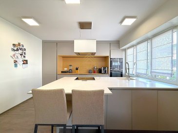 Situé entre les communes de Esch et Soleuvre, cet appartement traversant de 102 m² avec balcon et terrasse, situé au rez de chaussée surélevé, séduit par sa luminosité et sa configuration fonctionnelle.

L’espace de vie s’ouvre sur un vaste séjour baigné de lumière grâce à de larges espaces vitrées. La cuisine équipée ouverte prolonge harmonieusement la pièce principale, créant un lieu convivial et accueillant.

Deux chambres donnant sur un accès balcon, offrent une flexibilité d’aménagement adaptée à différents projets de vie. Les matériaux chaleureux, les possibilités de rangements sur-mesure et la configuration traversante renforcent le confort et la fluidité des espaces.

Cette propriété bénéficie d’un cadre urbain dynamique avec commerces, écoles, et espaces verts à proximité immédiate.

Ce bien combine emplacement stratégique, modularité et luminosité, avec le privilège d’un balcon, d’un garage box avec borne électrique pour un véhicule, un emplacement de parking extérieur, ainsi qu'une terrasse et jardin privé.

Une opportunité unique pour ceux qui recherchent un appartement contemporain et fonctionnel tout proche des commodités et transport.

En résumé :
- 2 chambres
- balcon
- cuisine équipée
- terrasse
- jardin
- garage
- cave
- emplacement de parking extérieur
- rue sans issue

Pour plus d'informations ou pour organiser une visite, n'hésitez pas à nous contacter.

REAL G IMMO vous accompagne dans toutes vos démarches administratifs et financières. Nous réalisons également une ESTIMATION GRATUITE de votre bien.

Les prix s'entendent frais d'agence de 3 % + TVA inclus.

 ---------- 
Situated between the communes of Esch and Soleuvre, this 102 m² through-apartment with balcony and terrace, located on the raised ground floor, captivates with its brightness and functional layout.

The living space opens onto a vast living room bathed in light thanks to large windows. The open-plan fitted kitchen harmoniously extends the main room, creating a convivial and welcoming space.

Two bedrooms open onto balconies, offering flexible layouts for a variety of living projects. Warm materials, tailor-made storage options and a flowing layout enhance the comfort and fluidity of the spaces.

This property benefits from a dynamic urban setting with shops, schools and green spaces in the immediate vicinity.

This property combines strategic location, modularity and luminosity, with the privilege of a balcony, a garage box with electric terminal for one vehicle, an outdoor parking space, as well as a terrace and private garden.

A unique opportunity for those looking for a contemporary, functional apartment close to amenities and transport.

To sum up
- 2 bedrooms
- balcony
- fitted kitchen
- terrace
- garden
- garage
- cellar
- outdoor parking space
- dead-end street

For more information or to arrange a viewing, please contact us.

REAL G IMMO will help you with all your administrative and financial formalities. We also provide a FREE ESTIMATE of your property.

Prices include 3% agency fees + VAT.