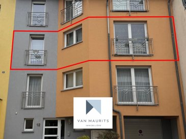 Helles und Stilvolles Apartment in Echternach

Dieses gepflegte, lichtdurchflutete Apartment bietet 93 m² komfortablen Wohnraum in einem ruhigen Mehrfamilienhaus mit nur vier Einheiten. Das Gebäude wurde 2006 erbaut und verfügt über einen Aufzug.

In einer ruhigen Einbahnstraße mit Tempo-30-Zone gelegen, befindet sich die Wohnung nur wenige Schritte vom Zentrum Echternachs entfernt. Alle wichtigen Einrichtungen wie Geschäfte, Restaurants, Schulen, medizinische Versorgung und öffentliche Verkehrsmittel sind bequem zu Fuß erreichbar.

Die Wohnung liegt im zweiten Obergeschoss und ist derzeit vermietet ? eine attraktive Gelegenheit für Kapitalanleger oder künftige Eigennutzer.

Die Raumaufteilung umfasst eine großzügige Diele, zwei gut geschnittene Schlafzimmer, eines davon mit Zugang zu einem Balkon von 4 m², ein modernes Badezimmer mit Badewanne und Dusche, ein separates Gäste-WC sowie eine offen gestaltete, voll ausgestattete Küche, die nahtlos in den hellen Wohn- und Essbereich übergeht. Ein privater Kellerraum mit 3,4 m² bietet zusätzlichen Stauraum.

Zum Apartment gehören zwei Außenstellplätze, die über eine gemeinsame Garageneinfahrt zugänglich sind.

Zur gemeinschaftlichen Nutzung stehen ein Fahrradraum, ein Müllraum, ein Heizungsraum sowie ein Waschraum mit Anschlussmöglichkeit für Waschmaschine und Trockner zur Verfügung.

Kontakt:
Juha Ahonen
+352 661 249 476
juha@vanmaurits.lu



Appartement lumineux et élégant à Echternach

Ce bel appartement, soigneusement entretenu et baigné de lumière, offre 93 m² de surface habitable dans une résidence calme de seulement quatre unités, construite en 2006 et équipée d'un ascenseur.
Idéalement situé dans une rue à sens unique en zone 30, à quelques pas du centre d'Echternach, il bénéficie d'un accès facile aux commerces, restaurants, écoles, services médicaux et transports publics.

L'appartement se trouve au deuxième étage et est actuellement loué ? une belle opportunité pour les investisseurs ou pour une future occupation personnelle.

La disposition comprend un hall d'entrée spacieux, deux grandes chambres dont une avec accès à un balcon de 4 m², une salle de bain moderne avec baignoire et douche, un WC séparé pour les invités, ainsi qu'une cuisine ouverte entièrement équipée donnant sur un salon-séjour lumineux. Une cave privative de 3,4 m² complète l'ensemble pour plus de rangement.

Deux emplacements de parking extérieurs sont inclus, accessibles via une entrée de garage commune.
Les parties communes comprennent également un local à vélos, un espace pour les déchets, une chaufferie et une buanderie commune avec raccordements pour machine à laver et sèche-linge.

Contact:
Juha Ahonen
+352 661 249 476
juha@vanmaurits.lu



Bright and Stylish Apartment in Echternach

This well-maintained, light-filled apartment offers 93 m² of comfortable living space in a quiet residential building with just four units, built in 2006 with an elevator. 

Ideally located on a calm one-way street (30 km/h zone), it's just steps from the center of Echternach, with shops, restaurants, schools, medical services, and public transport all within easy reach.

Situated on the second floor, the apartment is currently rented ? making it a great opportunity for investors or future occupants. 

The layout includes a spacious entrance hall, two generous bedrooms, one with a access to a 4m² balcony,   a modern bathroom with both bathtub and shower, a separate guest WC, and a fully equipped open-plan kitchen that flows into a bright living and dining area. A private cellar of 3.4 m² offers additional storage space.

The property includes two outdoor parking spaces, accessible via a shared garage entrance. 
Shared facilities also include a bike room, waste storage, a boiler room, and a laundry area with space for a washing machine and dryer.

Contact:
Juha Ahonen
+352 661 249 476
juha@vanmaurits.lu