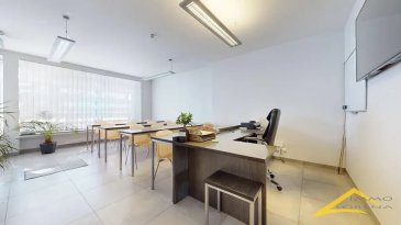 Votre agence IMMO LORENA de Pétange, partenaire de la CHAMBRE IMMOBILIERE DE Luxembourg a sélectionné pour vous ce magnifique local commercial à VENDRE Idéalement situé au cœur de Pétange, découvrez ce superbe local commercial spacieux et parfaitement agencé. 
Cet espace offre des prestations de haute qualité, et une configuration idéale pou une profession libérale ou toute activité commerciale.

Bureau de +- 40 m2
Une petite cave ainsi qu'un WC séparé.

Pour plus d'informations ou pour organiser une visite, n'hésitez pas à contacter :
- Joanna Rickal : +352 621 365 640
- Vitor Pires : +352 691 761 110

L’agence ImmoLorena est à votre disposition pour toutes vos recherches, ainsi que pour vos transactions de locations et ventes au Luxembourg, en France et en Belgique.