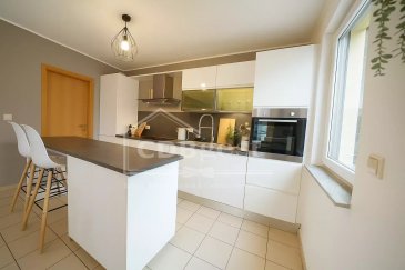 Vous recherchez un appartement lumineux avec un espace indépendant pour accueillir famille, amis? Ce bien est une opportunité rare à Oberkorn.
Description du bien
Situé au 1er étage d’une résidence construite en 2006 avec ascenseur, cet appartement de ±71,7 m² habitables offre des espaces ouverts et une belle luminosité naturelle tout au long de la journée.
Un balcon attenant au séjour permet de profiter d’un cadre de vie agréable et paisible.
Atout exclusif
Au dernier étage, un grenier aménagé en studio de ±20 m² avec salle de bain privative et kitchenette vient compléter cette espace, idéal pour un adolescent, un bureau indépendant.
Caractéristiques principales
•	Surface habitable principale : ±71 m²
•	Grenier aménagé : ±20 m²
•	Étage : 1er étage (avec ascenseur)
•	Chambres : 2
•	Balcon : oui (attenant au séjour)
•	Parking : 1 emplacement intérieur
•	Chauffage : commun au gaz
•	Performance énergétique : E/E
•	Charges mensuelles : ± 350 €
•	Immeuble : bien entretenu, architecture soignée
Localisation idéale
Proche de toutes les commodités : gare, bus, écoles, crèche, commerces, restaurants, piscine, salle de sport et hôpital.
Prix de vente
499 000 €
Disponibilité : à la signature de l’acte de vente
Contact
(+352) 661 81 03 27 ou 28 80 28 80
immo@cdbgest.lu
www.cdbimmo.lu
Pour plus de photos, n’hésitez pas à nous contacter.
Vous avez un bien à vendre ou à louer ?
Faites confiance à CDBgest, membre de la Chambre Immobilière du Grand-Duché de Luxembourg et de la Chambre de Commerce.
Estimation offerte – Expertise locale – Accompagnement sur mesure.
FOR SALE – 2-Bedroom Apartment + Converted Attic Studio – OBERKORN (Differdange)
Looking for a bright apartment with an independent space to welcome family or guests? This property is a rare opportunity in Oberkorn.
Property Description
Located on the 1st floor of a residence built in 2006 with an elevator, this ±71.7 m² apartment offers open spaces and beautiful natural light throughout the day.
A balcony adjoining the living room provides a pleasant and peaceful living environment.
Exclusive Feature
On the top floor, a converted attic of ±20 m² with a private bathroom and kitchenette complements, ideal for a teenager, an independent office, or guest accommodation.
Main Features
• Living area: ±71 m²
• Converted attic: ±20 m²
• Floor: 1st (with elevator)
• Bedrooms: 2
• Balcony: yes (adjoining the living room)
• Parking: 1 indoor space
• Heating: central gas system
• Energy class: E/E
• Monthly charges: ± 350 €
• Building: well-maintained, with refined architecture
Prime Location
Close to all amenities: train station, bus, schools, daycare, shops, restaurants, swimming pool, gym, and hospital.
Sale Details
Price: €499,000
Availability: upon signing the deed of sale
Contact
(+352) 661 81 03 27 or 28 80 28 80
immo@cdbgest.lu
www.cdbimmo.lu
For more photos, feel free to contact us.
Do you have a property to sell or rent?
Trust CDBgest, member of the Chamber of Real Estate of the Grand Duchy of Luxembourg and the Chamber of Commerce.
Free valuation – Local expertise – Tailor-made support.