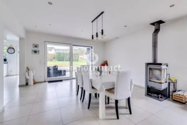 Immocontact vous propose à la vente une superbe maison construite en 2021, offrant environ 160 m² d’espace habitable, sur 5,5 ares située à Kehlen.

Cette maison libre de trois côtés, séduit par son agencement harmonieux et sa distribution fonctionnelle. Elle dispose d’une suite parentale complète comprenant une chambre, et une salle de bains, ainsi que de trois autres chambres à coucher, parfaitement adaptés à une vie de famille.

Sa situation privilégiée, à proximité immédiate des écoles, des crèches, des arrêts de bus et des commerces, en fait un cadre de vie à la fois pratique et agréable au quotidien.

La maison est agencée comme suit :

Rez-de-chaussée :
- Hall d’entrée accueillant
- Cuisine équipée individuelle, fonctionnelle et moderne
- Séjour lumineux avec accès direct à une terrasse d’environ 30 m² et au jardin
- Toilettes séparées
- Garage

Au 1er étage :
- Hall de nuit
- Quatre chambres à coucher, dont une avec salle de bains privative
- Salle de bains avec douche, et toilettes 

Au sous-sol :
- Une grande cave 
- Chaufferie et buanderie

Deux emplacements de parking extérieurs viennent compléter ce bien.

Cette maison bénéficie d’équipements modernes et a été construite dans le respect des normes énergétiques les plus récentes, garantissant confort et efficacité au quotidien.

Pour obtenir plus d’informations ou organiser une visite, n’hésitez pas à nous contacter au 661409729, au 26.311.992 ou par e-mail à info@immocontact.lu.

ImmoContact propose également des estimations gratuites de votre bien, pouvant être réalisées et communiquées sous 24 heures.

 ---------- 
ImmoContact is pleased to offer for sale this beautiful semi-detached house, built in 2021, with approximately 160 m² of living space on a 5.5-are plot, located in Kehlen.

This three-sided free house stands out for its harmonious layout and functional design. It features a spacious master suite with a bedroom and en-suite bathroom, as well as three additional bedrooms, making it ideal for family living.

Its prime location, close to schools, daycare centres, bus stops, and local shops, offers both convenience and an excellent quality of life.

The property is arranged as follows:

Ground floor:

Welcoming entrance hall
Separate fully fitted and modern kitchen
Bright living room with direct access to a terrace of approximately 30 m² and the garden
Separate guest WC
Garage
First floor:
Night hall
Four bedrooms, including one with a private en-suite bathroom
Bathroom with shower and WC
Basement:
Spacious cellar
Utility room and laundry room
The property also includes two outdoor parking spaces.
Built in compliance with the latest energy efficiency standards, this home benefits from modern features that ensure everyday comfort and energy performance.

For further information or to arrange a viewing, please contact us on +352 661 409 729, +352 26 311 992, or by email at info@immocontact.lu.

ImmoContact also offers free property valuations, with an appraisal that can be carried out and delivered within 24 hours.