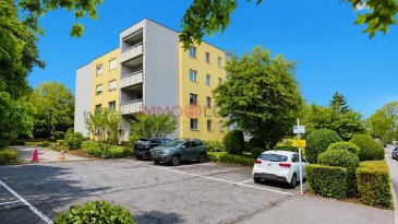 Immo Losch vous propose à la vente cet agréable appartement d'une chambre, situé au 2áµ‰ étage d'une résidence avec ascenseur, dans le quartier résidentiel de Cents à Luxembourg-Ville.

D'une surface habitable de 56,8 m², complétée par un balcon privatif de 6 m², l'appartement offre une distribution fonctionnelle et des pièces aux dimensions confortables. Il représente une opportunité intéressante aussi bien pour un particulier à la recherche d'un premier logement que pour un investisseur. (Surface utile : 63,8 m²)

L'appartement s'ouvre sur un hall d'entrée avec couloir desservant les différentes pièces. Le séjour d'environ 22 m² offre suffisamment d'espace pour aménager confortablement un salon et une salle à manger. La cuisine individuelle d'environ 8 m² est séparée de la pièce de vie, tandis que la chambre à coucher d'environ 15 m² permet un aménagement aisé.

La salle de douche a été récemment rénovée et ne nécessite pas de travaux. Le séjour donne accès à un balcon d'environ 6 m², offrant un agréable espace extérieur privatif.

Une cave privative de 7,1 m² ainsi qu'un emplacement de parking complètent ce bien.

Informations complémentaires
- 2áµ‰ étage avec ascenseur 
- Résidence construite vers 1980 
- Chauffage individuel au gaz 
- Chaudière remplacée en 2008 
- Classe énergétique : E / E 
- Appartement actuellement loué 

Un emplacement recherché à Luxembourg-Cents
Le quartier de Cents séduit par son environnement résidentiel et sa proximité avec les différentes infrastructures de Luxembourg-Ville. Il permet de profiter d'un cadre de vie relativement calme tout en restant à proximité du centre-ville, des commerces, des services et des principaux axes de communication.

Avec sa surface bien agencée, son balcon, sa cave et son emplacement de parking, cet appartement constitue une solution intéressante pour un investissement locatif ou pour une future occupation personnelle.

Pour plus d'informations ou pour organiser une visite, contactez Immo Losch :
+352 26 53 26 11
info@immolosch.lu
www.immolosch.lu

 ---------- 
Immo Losch bietet Ihnen diese angenehme Ein-Zimmer-Wohnung im 2. Stock eines Aufzugsgebäudes im Wohnviertel Cents in Luxemburg-Stadt zum Verkauf an.

Mit einer Wohnfläche von 56,8 m², ergänzt durch einen privaten Balkon von 6 m², bietet die Wohnung eine funktionale Grundrissgestaltung und Räume in angenehmen Dimensionen. Sie stellt eine attraktive Gelegenheit sowohl für Privatpersonen, die eine erste Wohnung suchen, als auch für Investoren dar. (Nutzfläche: 63,8 m²)

Die Wohnung öffnet sich zu einem Eingangsbereich mit Flur, der die verschiedenen Räume erschließt. Das etwa 22 m² große Wohnzimmer bietet genügend Platz, um bequem ein Wohnzimmer und einen Essbereich einzurichten. Die Einzelküche von etwa 8 m² ist vom Wohnraum getrennt, während das Schlafzimmer von ungefähr 15 m² eine einfache Gestaltung ermöglicht.

Das Duschbad wurde kürzlich renoviert und benötigt keine Arbeiten. Das Wohnzimmer führt auf einen Balkon von etwa 6 m², der einen angenehmen privaten Außenbereich bietet.

Ein privater Kellerraum von 7,1 m² sowie ein Parkplatz runden dieses Angebot ab.

Weitere Informationen
- 2. Stock mit Aufzug
- In etwa 1980 erbautes Wohnhaus
- Gas-Einzelheizung
- Heizkessel wurde 2008 ausgetauscht
- Energieklasse: E / E
- Die Wohnung ist derzeit vermietet

Ein begehrter Standort in Luxembourg-Cents
Das Viertel Cents besticht durch seine ruhige Wohnumgebung und seine Nähe zu den verschiedenen Infrastrukturangeboten in Luxemburg-Stadt. Es ermöglicht ein relativ ruhiges Lebensumfeld, bleibt aber in der Nähe des Stadtzentrums, der Geschäfte, der Dienstleistungen und der wichtigsten Verkehrswege.

Mit seiner gut durchdachten Raumaufteilung, seinem Balkon, seinem Keller und seinem Parkplatz stellt diese Wohnung eine interessante Lösung für eine Mietinvestition oder eine zukünftige persönliche Nutzung dar.

Für weitere Informationen oder zur Vereinbarung eines Besichtigungstermins kontaktieren Sie Immo Losch:
+352 26 53 26 11
info@immolosch.lu
www.immolosch.lu

 ---------- 
Immo Losch offers this charming one-bedroom apartment for sale, located on the 2nd floor of a residence with an elevator, in the residential district of Cents in Luxembourg City.

With a living area of 56.8 m², complemented by a private balcony of 6 m², the apartment offers a functional layout and rooms with comfortable dimensions. It represents an interesting opportunity both for a private individual looking for their first home and for an investor. (Usable surface: 63.8 m²)

The apartment opens onto an entrance hall with a corridor leading to the various rooms. The living room of about 22 m² provides enough space to comfortably arrange a living and dining area. The separate kitchen of about 8 m² is separated from the living space, while the bedroom of about 15 m² allows easy furnishing.

The shower room has been recently renovated and requires no work. The living room gives access to a balcony of about 6 m², offering a pleasant private outdoor space.

A private cellar of 7.1 m² and a parking space complete this property.

Additional information
- 2nd floor with elevator 
- Residence built around 1980 
- Individual gas heating 
- Boiler replaced in 2008 
- Energy class: E / E 
- Currently rented apartment 

A sought-after location in Luxembourg-Cents
The Cents district attracts with its residential environment and its proximity to various infrastructures of Luxembourg City. It allows enjoying a relatively calm living environment while remaining close to the city center, shops, services, and main communication axes.

With its well-laid-out surface, balcony, cellar, and parking space, this apartment is an interesting solution for a rental investment or for future personal occupancy.

For more information or to organize a visit, contact Immo Losch:
+352 26 53 26 11
info@immolosch.lu
www.immolosch.lu