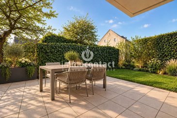 L’agence Immo-Contact vous propose à la vente ce bel appartement d’environ 64 m² de surface habitable, situé en rez-de-jardin d’une copropriété construite en 2005.

Grâce à son orientation, le bien bénéficie d’une très belle luminosité naturelle tout au long de la journée et offre un cadre de vie agréable avec un accès direct à un espace extérieur privatif.

L’appartement se compose comme suit :

- Hall d’entrée avec toilettes séparées
- Salon / salle à manger avec accès direct à la terrasse et au jardin privatif orienté plein Ouest
- Cuisine individuelle entièrement équipée
- Une chambre à coucher
- Salle de bain avec baignoire, toilettes, fenêtre et espace buanderie

Une cave privative et un garage box complètent ce bien.

La résidence bénéficie d’une situation particulièrement pratique : les arrêts de bus sont à proximité immédiate et plusieurs commerces et services se situent également à quelques minutes. Un emplacement idéal pour faciliter le quotidien.

Cet appartement constitue une excellente opportunité, que ce soit pour une première acquisition ou pour un investissement. Un bien lumineux, fonctionnel et idéalement situé, qui allie confort et praticité.

Pour plus de renseignements ou pour organiser une visite, contactez-nous au +352 621 75 86 43 ou par email à anastasia.feron@immocontact.lu.

Les visites sont possibles en semaine ainsi que le samedi.

 ---------- 
Immo-Contact is offering this beautiful apartment for sale, with approximately 64 m² of living space, located on the ground floor of a condominium built in 2005.

Thanks to its orientation, the property enjoys beautiful natural light throughout the day and offers a pleasant living environment with direct access to a private outdoor area.

The apartment is laid out as follows:

- Entrance hall with separate toilet
- Living/dining room with direct access to the terrace and private west-facing garden
- Fully equipped kitchen
- One bedroom
- Bathroom with bathtub, toilet, window, and laundry area

A private cellar and a garage box complete this property.

The residence enjoys a particularly convenient location: bus stops are in the immediate vicinity, and several shops and services are also just a few minutes away. An ideal location for everyday convenience.

This apartment is an excellent opportunity, whether for a first purchase or as an investment. A bright, functional and ideally located property that combines comfort and practicality.

For more information or to arrange a viewing, please contact us on +352 621 75 86 43 or by email at anastasia.feron@immocontact.lu.

Viewings are possible on weekdays and Saturdays.