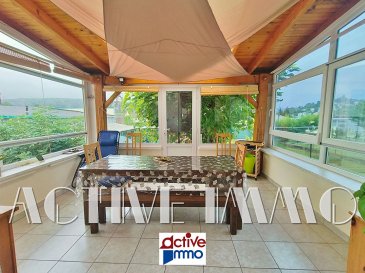 Maison Hayange 7 pièce(s) 146 m2. EN EXCLUSIVITÉ !

Sur la commune d'Hayange Marspich, devenez propriétaire de cette maison familiale très bien entretenue de plus de 146m² édifiée sur un terrain de 4,12 ares.

Vous profiterez au rez de chaussé sur-élevé de près de 77 m² de pièces de vie avec un salon et séjour de 17 et 15m², une 2éme salle a manger de 17m² communiquant avec la cuisine aménagée et équipée, prolongée par une véranda de 15m² parfait pour profiter des extérieurs par tout les temps et donnant accès direct au jardin.

A l'étage, vous apprécierez les 4 spacieuses chambres de 16 et 15m² offrant des volumes confortables pour toute la famille et d'une salle de bain avec baignoire et wc.
Vous aurez la possibilité d'exploiter en complément le grenier qui offre un plateau de 72m² permettant de créer des espaces supplémentaires selon vos besoins et envies ou simplement pour y faire du rangement.

Pour finir, vous disposez d'un sous-sol complet avec cellier, atelier, buanderie et d'un garage bénéficiant d'un accès au jardin.

DPE réalisé le 06/11/2024 : logement classé D pour 217 kwh/m²/an ainsi que D pour les émissions de gaz à effet de serre pour 47 kg co²/m²/an.
Montant estimé des dépenses annuelles d'énergie pour un usage standard : entre 2 760€ et 3 780€ par an. Prix moyens des énergies indexés sur l'année 2021, 2022, 2023 (abonnements compris)
Les informations sur les risques auxquels ce bien est exposé sont disponibles sur le site Géorisques : www.georisques.gouv.fr ».

A VISITER SANS TARDER ! 
Frais d'agence à charge vendeur
Votre conseiller Immobilier : Marie PETITFRERE : 06 95 67 68 76