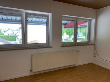 CHARGES Fixes
joli bureau lumineux au 1 ier étage 
situation calme
parking gratuit devant le bâtiment 
proche de l’autoroute 