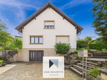 Située à Strassen dans une rue calme, cette maison individuelle à rafraîchir, datant des années 60, bénéficie d'une surface habitable de ± 170 m² et d'un terrain de 5,62 ares.

La maison se présente comme suit :

Au rez-de-chaussée, le hall d'entrée dessert le double séjour de ± 33 m², la cuisine de ± 12 m² (avec accès vers le jardin), deux chambres de ± 12 et 14 m² et une salle de douche de ± 6 m² (avec lavabo, douche et wc).

Au 1er étage, un palier de ± 10 m² dessert un studio de ± 32 m² (espace kitchenette et pièce de vie), une salle de douche ± 9 m² (avec wc, evier, douche et seche- serviettes), une chambre de ± 20 m² (avec wc et évier) et un espace de ± 11 m² à aménager.

Le sous-sol comprend une cave de ± 14 m², un garage de ± 30 m² et une buanderie de ± 16 m².

Détails complémentaires :
- Chauffage au gaz à l'aide de radiateurs.(2015)
- Fenêtres double vitrage en châssis bois et triple vitrage en PVC
- Volets manuels et éléctriques
- Les sols sont en carrelage et en parquet
- CPE: G/H

Située dans une zone résidentielle très calme, cette maison bénéficie d'un accès privilégié aux transports en commun, commerces, écoles et crèches, ainsi que des connexions autoroutières.

Contact : Philippe Mélard au +352 661 405 446 ou philippe@vanmaurits.lu