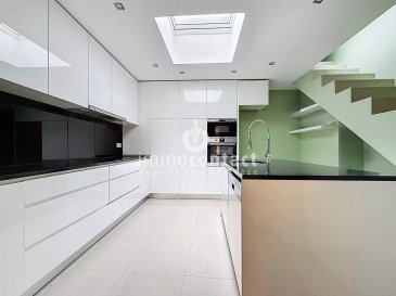 L’agence immobilière Immo-Contact vous propose cette magnifique maison d’environ 128 m² de surface totale, située à Rodange.

Située dans un quartier recherché pour sa proximité avec de nombreuses commodités, cette maison offre un cadre de vie pratique et agréable. Idéal pour une famille ou pour toute personne souhaitant s’installer dans un environnement bien connecté tout en conservant un vrai confort au quotidien. À proximité des écoles, des commerces, des transports et des axes principaux.

La maison se compose comme suit :

Rez-de-chaussée :
- Salon avec cheminée
- Salle à manger
- Cuisine équipée avec accès terrasse et jardin
- WC séparé

1er étage :
- 2 chambres à coucher
- Salle de bain avec douche

2ème étage:
- Chambre avec espace pouvant être aménagé sous forme de dressing ou salle de bain
- Buanderie

À savoir :
- Entièrement rénové en 2016 et 2022
- Disponibilité à convenir

Visites possibles en semaine et le samedi.

Pour toute information, contactez-moi au +352 26 311 992.
Estimation gratuite de votre bien sous 48h : +352 26 311 992 ou info@immocontact.lu

 ---------- 
The Immo-Contact estate agency is offering this magnificent house with a total surface area of approximately 128 m², located in Rodange.

Situated in a sought-after neighbourhood due to its proximity to numerous amenities, this house offers a practical and pleasant living environment. Ideal for a family or anyone wishing to settle in a well-connected area while maintaining a high standard of everyday comfort. Close to schools, shops, transport links and main roads.

The house is laid out as follows:

Ground floor:
- Living room with fireplace
- Dining room
- Fitted kitchen with access to the terrace and garden
- Separate WC

First floor:
- 2 bedrooms
- Bathroom with shower

Second floor:
- Bedroom with space that could be converted into a dressing room or bathroom
- Laundry room

Please note:
- Completely renovated in 2016 and 2022
- Availability to be agreed

Viewings possible on weekdays and Saturdays.

For further information, please contact me on +352 26 311 992.
Free valuation of your property within 48 hours: +352 26 311 992 or info@immocontact.lu