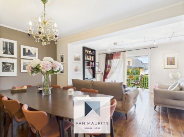 Situé dans une rue sans issue à Strassen (18, rue du Genêt), ce beau duplex datant de 2003 bénéficie d'une surface habitable de ± 170 m². Il est en parfait état et immédiatement disponible. L'appartement se présente comme suit :

Au 1er étage le hall d'entrée de ± 11 m² s'ouvre sur un séjour/salle à manger de ± 42 m² avec un accès au balcon de ± 6 m², une cuisine séparée de ± 18 m² (équipée Miele et Siemens) avec cellier de ± 2 m², une chambre de ± 16 m² (avec meubles sur mesure) et un wc séparé de ± 2 m².

Au 2ème étage un palier de nuit de ± 10 m² mène à trois chambres de ± 12, 15 et une suite parentale de ± 23 m² avec un dressing sur mesure et une salle de bain privative de ± 11 m² (avec double vasque, baignoire, douche et wc), une salle de douche de ± 6 m² (avec double vasque, douche et wc), et un wc séparé. 

Le sous-sol comprend une cave privative de ± 6 m², ainsi qu'un double garage de de ± 35 m². 

Détails complémentaires :

- Rue très calme, sans issue ;
- Jardin privatif ;
- Double vitrage en PVC avec volets électriques ;
- Chauffage au gaz ;
- CPE *E-D*;
- Parquet massif;
- Cuisine Snaidero de 2019; 
- Belles balades à proximité ;
- Centre-ville à proximité;
- Accès aux autoroutes; 
- Pistes cyclables ;
- Piscine «Les Thermes»;
- Centre commercial «Belle Etoile» ; 
- Plan et visite virtuelle sur demande. 

Agent responsable : Katia Gravière au 661 33 29 82 ou katia@vanmaurits.lu