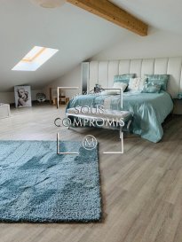 Manso Immo vous propose en exclusivité à Ettelbruck, un grand duplex de 103m2, situé au 2ème étage d’une petite copropriété de 3 unités (pas d’ascenseur) à faible charges. Entièrement rénové en 2017 et se compose comme suit :
 
Au 2ème étage :
Hall d’entrée
Cuisine équipée
Living / salle à manger
1 chambre à coucher
1 bureau
Salle de douche
Combles :
Actuellement grande chambre parentale de +/-40m2 (possibilité de faire 2 chambres)
 
Les prix affichés s'entendent frais d'agence inclus de 3% + 17%TVA. Les honoraires d'agence sont à charge des vendeurs.

Pour plus d'informations ,photos ou convenir d'un rendez-vous , vous pouvez nous contacter au :
+352 24 51 33 79
info@mansoimmo.lu

PRIX : 595.000€