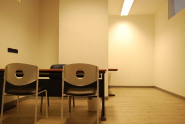 Immobiliare vous propose à Wasserbillig en location:

Deux bureaux situé au 27, Grand Rue.
A proximité de la gare et du centre-ville.
1er bureau : 17m2-2ème bureau : 18m2
500€/mois charges comprises.

Bail de 1 an minimum et garantie locative de 2 mois + frais d’agence à charges du locataire.

Pour plus d’information ou visite des lieux, contactez-nous au
 +352 691 172 251 ou +352 661 984 892.
