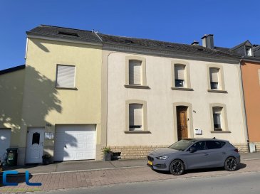 À Vendre à Bettembourg ? Appartement au Rez-de-Chaussée dans Maison Bi-familiale

Appartement au rez-de-chaussée d'une maison bi-familiale offre un cadre de vie confortable et fonctionnel, idéal pour une famille ou un couple à la recherche d'un espace de vie avec extérieur.
Caractéristiques principales :
?	2 chambres à coucher 
?	Salle de bains avec baignoire , ?	WC séparé
?	Cuisine équipée séparée, salon
?	Terrasse privative +- 60 m2 
?	Jardin privatif de +- 73 m2, idéal pour les beaux jours
?	Garage privatif +- 34 m2 
?	Mansarde (34 m2) offrant diverses possibilités d'aménagement !
A proximité des commerces, écoles et transports publics.

Bettembourg, commune prisée à proximité de Luxembourg-Ville.
Pour toute demande de visite ou informations complémentaires, n'hésitez pas à nous contacter au 265341 ou directement notre agent Mme VAZ au 621 283 844 ou par mail au 
lisa.vaz@cl-immo.lu

Les frais d'agence sont inclus dans le prix de vente et sont à charge du vendeur.