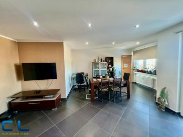 Nous vous proposons à la vente un bel appartement d'une superficie de 96 m², en très bon état, idéal pour une famille. 
Il se compose de trois chambres à coucher, d'une salle de bains, d'une cuisine individuelle, d'un grand salon lumineux avec balcon, d'une cave et buanderie.
L'appartement bénéficie d'un emplacement stratégique, à proximité immédiate de l'hôpital, du lycée et des écoles primaires. Il se situe également près de la Place Benelux et est très bien desservi par les transports en commun.

Pour toute demande de visite ou informations complémentaires, n'hésitez pas à nous contacter au 265341 ou directement notre agent Mme VAZ au 621 283 844 ou par mail au lisa.vaz@cl-immo.lu

Les frais d'agence sont inclus dans le prix de vente et sont à charge du vendeur.