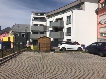 A.S. Real Estate vous propose à la location un emplacement de parking extérieur de +/- 14m² situé dans un espace privé dans la rue de Rumelange à Tétange.

Pour de plus amples informations ou pour convenir d'une visite, n'hésitez pas à nous contacter au (+352) 621 274 674 /  621 274 674 ou à info@as-estate.lu
