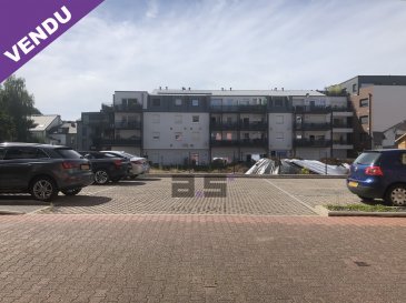 A.S. Real Estate vous propose à la vente un emplacement de parking extérieur de +/- 14m² situé dans un espace privé dans la rue de Rumelange à Tétange.

À savoir que ce bien constitue un excellent investissement.   

Pour de plus amples informations ou pour convenir d'une visite, n'hésitez pas à nous contacter au (+352) 621 274 674 /  2776 4776 ou à info@as-estate.lu