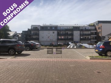 A.S. Real Estate vous propose à la vente un emplacement de parking extérieur de +/- 14m² situé dans un espace privé dans la rue de Rumelange à Tétange.

À savoir que ce bien constitue un excellent investissement.   

Pour de plus amples informations ou pour convenir d'une visite, n'hésitez pas à nous contacter au (+352) 621 274 674 /  2776 4776 ou à info@as-estate.lu