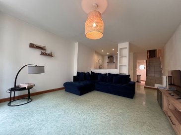 Thionville plein centre : Appartement  3 pièces 70 m2. Appartement 3 pièces situé en 2ème étage, (sans ascenseur) comprenant : une entrée, une pièce séjour avec coin cuisine, deux chambres, une salle de bain  et un wc. Libre de suite.
Chauffage électrique.

Les informations sur les risques auxquels ce bien est exposé sont disponibles sur le site Géorisques : www.georisques.gouv.fr » 

Contact agence : 03.82.53.44.32