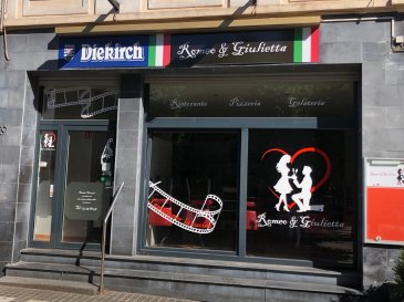 Newgest vous propose un local commercial, idéalement bien situé dans le centre de Differdange

libre de suite d'une superficie total de +/- 230 m2

60 places intérieur et 80 places extérieure.

Fond de commerce 10.000.-€

Loyer : 2.000.-€ les 6 premiers mois

Loyer définitif 3.000.- € 

Charges 450.-€

Frais d'agences 3.000.-€ + tva

A voir absolument

N'hésitez pas de nous contacter pour un rdv info@newgest.lu ou 691125293

