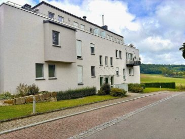 APPARTEMENT GODBRANGE !!!

Situé dans une résidence bien entretenue datant de 2010, cet appartement lumineux de +/-82.6 m² vous offre un cadre de vie agréable et fonctionnel. 

Il se compose d'un spacieux séjour, idéal pour les moments de détente en famille, d'une cuisine semi ouvert entièrement équipée.

L'appartement dispose de deux chambres à coucher, parfaites pour une petite famille, salles de bain avec WC et WC séparée.

Le bien bénéficie également de deux balcons, ainsi que d'une cave pour du rangement supplémentaire. 

Garage box et un emplacement extérieurs.

Caractéristiques :

- Appartement au 2ième et dernière étage avec ascenseur 
- Superficie : 82.6 m² (±)
- 2 chambres dont une avec espace dressing encastré 
- Spacieux salon-séjour
- Cuisine équipée
- Salle de bains avec baignoire 
- Deux balcons
- Cave
- Résidence bien entretenue
- Année de construction : 2010
- Proximité des commerces, écoles et transports.

Pour tout renseignement complémentaire ou information veuillez nous contacter par email info@immonordstrooss.lu ou par Tél: 691 850 805.

Proposition de crédit/financement à taux compétitif auprès des banques Luxembourgeoise incluse dans nos services gratuits.