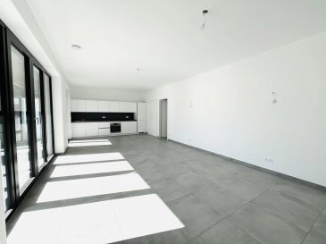 À Louer – Appartement neuf de 1 chambre de 60 m² avec terrasse à Belval. 

CAPITIS vous propose à la location ce bel appartement neuf de 60 m², situé au 4áµ‰ étage de la résidence Millenium, au cœur du quartier prisé de Belval.

Composition :

- Hall d’entrée

- Cuisine équipée ouverte sur le séjour avec accès à une terrasse

- Une chambre à coucher

- Une salle de bain moderne

Une cave privative ainsi qu'un emplacement de parking intérieur complète ce bien.

Pour plus de renseignements ou pour organiser une visite, contactez-nous au +352 27 30 30 40 ou par email à info@capitis.lu