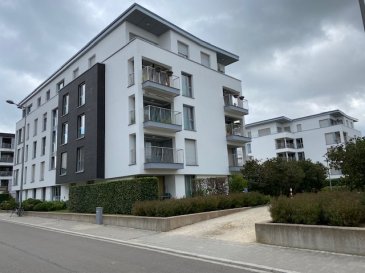 Joli appartement ,1 chambre à coucher, living/cuisine équipée,salle de bains,W.C. à part, balcon côté sud,emplacement intérieur pour 1 voiture, cave ,buanderie.
Situé tout près des institutions européennes, commerces,tram etc ...