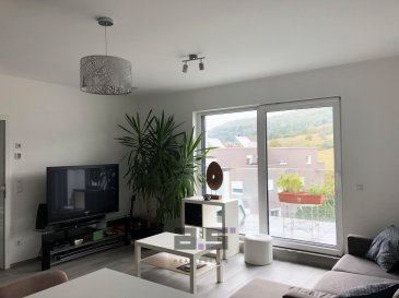A.S. Real Estate, vous propose à la location un bel et lumineux appartement situé au troisième et dernier étage d'une résidence construite en 2016 à Kayl, proche du parc Ouerbett et de toutes commodités.  

Celui-ci se compose d'un hall d'entrée, d'une cuisine entièrement équipée et ouverte sur le living avec accès à un grand balcon de +/- 8.50m2, de 2 chambres de +/- 16m2 et +/- 9.20m2 et d'une salle de douche à l'italienne équipée d'un w.c.  

Une cave et un emplacement de parking intérieur complètent ce bien.  

Il est équipé d'un chauffage au sol, d'une ventilation mécanique contrôlée, de fenêtre à triple vitrage et de volets motorisés.  

Pour tous renseignements ou pour convenir d'une éventuelle visite, veuillez nous contacter au (+352) 621 274 674 ou à info@as-estate.lu.