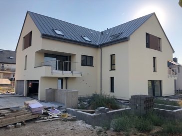 Fis Immobilière vous présente une résidence actuellement en construction située à Hobscheid.  Cette résidence de haut standing comprend au sous-sol 4 caves, une buanderie commune, chaufferie et un local de compteurs.  Au Rez-de-Chaussée il y a un sas d'entrée, un hall, un local de vélos, un local de pobelles et 4 parkings fermés. De plus le Rez-dechaussée comprend un appartement de 106.49m2 avec sa terrasse de 11.99m2.  Au 1er étages et aux combles se trouveront 3 duplex.   Le duplex A2 de +/-130 m2 avec sa terrasse de 12.72m2, le duplex A3 de 140 m2 avec sa terrasse de 12.72m2 et le duplex A4 de +/-130 m2 avec sa terrasse de 12.72m2.   L'immeuble comprend en tout 4 unités très spacieuses et sera équipé de fenêtres triple vitrage, VMC, Paneaux solaires, chauffage au sol, etc.   Le passeport énergétique sera en classe A  Pour tout renseignement veuillez nous contacter au +352 621 278 925.