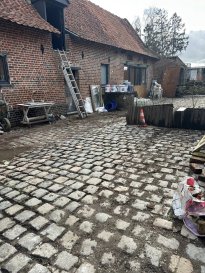 La ferme blanche -rue du marais -
Appartement en rez de jardin, neuf, aménager dans un corps de ferme offrant une entrée+ pLacard, séjour cuisine équipée, chambre et salle de douche complète .
Loyer 690€ +130 euros charges (provision eau, eau chaude, chauffage) 
Honoraire locataire 607 euros dont l'état des lieux .