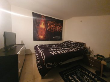 New Keys vousvpropose de bel appartement idéalement situé au centre de Esch sur Alzette au 3éme et dernier étage. 
Il se compose de : 

1 hall d'entrée
1 salon séjour
1 cuisine ouverte 
1WC séparé 
1 Salle de bains
2 Chambres ou 1 chambre et 1 bureau
1 Buanderie commune
1 Cave

L'appartement est actuellement loué.
Idéale pour investisseur ou premiere acquisition. 
Sans ascensseur. 

Pour tout renseignements et/ou visite:
691311709
amarinthe@newkeys.lu
Ref agence : 5003477