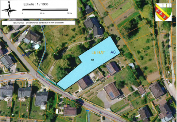 Superbe terrain à bâtir de 1400 m2  ! .  Dans un quartier résidentiel, découvrez ce joli terrain à bâtir à l'orée de la forêt. Façade de 23m en pente descendante sur la route, possibilité de plusieurs constructions.
 Les informations sur les risques auxquels ce bien est exposé sont disponibles sur le site Géorisques : www.georisques.gouv.fr