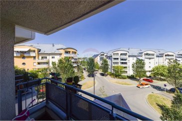                                                         --FR--

Veuillez contacter Franck Paul pour de plus amples informations :
- T : +352 691 657 074
- E : franck.paul@remax.lu

RE/MAX, Spécialiste de l’immobilier à Luxembourg vous propose, à la vente, rue Camille Polfer dans le quartier très recherché de Cents à Luxembourg-Ville, un appartement de 2 chambres. Cet appartement de 92 m² saura vous séduire par sa fonctionnalité et sa magnifique vue sur le quartier et sur une partie du plateau du Kirchberg qui se situe à peine à 10 minutes en bus et en voiture. Situé au 3? étage avec ascenseur, ce bien, sous bail emphytéotique, se compose comme suit :
- Un grand salon de 35 m² avec un spacieux balcon, une superbe vue du quartier Cents et d’une partie du Kirchberg vous y attend
- 1 chambre parentale de près de 20 m² dotée d’un balcon avec vue sur la verdure très présente au Cents
- 1 chambre de 13 m²
- 1 cuisine équipée
- 1 WC séparé
- 1 salle de bain avec WC
- 1 grande cave privative
Ce bien situé à 10 minutes du Kirchberg et du centre-ville (en voiture et en transports en commun), bénéficie de tous les services dont une famille a besoin (crèche à moins de 300 mètres, supermarché et école primaire dans le quartier même). Pour les élèves anglophones, l’école internationale Saint George se situe également à proximité. L’appartement est également adapté aux personnes à mobilité réduite grâce à un large couloir qui dessert toutes les pièces.  
N'hésitez pas à me contacter pour plus d’informations et/ou pour une visite.

Frais d’agence RE/MAX : 3 % du prix de vente à la charge de la partie venderesse + TVA


                                                    --EN--

Please contact Franck Paul for further information:
Mobile: +352 691 657 074
Email: franck.paul@remax.lu

RE/MAX, Real Estate Specialist based in Luxembourg, offers, for sale, in rue Camille Polfer, the highly sought after district of Cents in Luxembourg City, a 2-bedroom flat. You will be charmed by this 92sqm flat for its functionality and its magnificent view over the district and part of the Kirchberg plateau which is only 10 minutes away by bus and car. Located on the 3rd floor with elevator, this property, which is under emphyteutic lease, is composed as follows:

- A large living room of 35sqm with a spacious balcony: a superb view of the Cents district and part of Kirchberg awaits you
- 1 parental bedroom of nearly 20sqm with a balcony overlooking the greenery scenery, very present in Cents 
- 1 bedroom of 13sqm
- 1 equipped kitchen 
- 1 separate WC
- 1 bathroom with WC
-1 large private cellar
This property located 10 minutes away from Kirchberg and the city center (by car and public transport), benefits from all the services a family needs (nursery within 300 meters, supermarket and a primary school in the same district). For English-speaking students, Saint George International School is nearby. The flat is also suitable for people with reduced mobility thanks to a wide corridor leading to all rooms. Please feel free to contact me for any clarification, any further information, and/or to book a visit.

RE/MAX fees : 3% of the sale price, chargeable to the selling party + VAT
