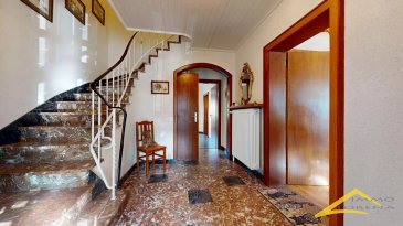 L'agence IMMOLORENA de Pétange a choisi pour vous cette magnifique maison d'environ 150 m2 habitables, située à Lamadelaine. La maison a à été construite en 1960 sur un terrain d'environ 8 ares à proximité de toutes commodités, commerces et transports en commun.

Composition du bien :

Rez-de-chaussée :
Hall d’entrée de 7,69 m2
Un WC séparé de 1,27 m2
Le double living de 32,49 m2 équipé d’une cheminée au feux bois, parquet au sol
La cuisine séparée de 10,65 m2 plus petite véranda (année 1986) de 5,70 m2 donnant accès à la petite terrasse de 8,29 m2 et au jardin

1er étage :
Le hall de nuit de 4,28 m2
La salle de bain avec douche faisant 8,37 m2
Trois chambres de : 
1ère chambre de 15,22 m2
2ème chambre de 10,12 m2
3ème chambre de 15,56 m2

2ème étage (Grenier) Accès grenier escaliers trappe 
Un grenier/pièce de 36,36 m2 au sol
Deux chambres légèrement mansardées de :
1ère chambre de 10,99 m2 au sol (9,44 m2 habitables)
2ème chambre de 12,68 m2 au sol (11,31 m2 habitables)

La cave et le garage :
Un couloir de 14,41m2
Le garage de 24,67 m2
Un petit débarras de 4,26 m2
Une cave à vin de 1,74 m2
La buanderie/local technique de 10,71 m2 équipé d’une Chaudière Wissmann année 1999
Annexe 13,29 m2 donnant accès à l’extérieur et au jardin.

CARACTERISTIQUES DE LA MAISON:

Maison équipée de double vitrage avec fenêtres en PVC 
Maison construite dans les années 60 avec dalles en béton
La maison dispose de 5 chambres
Maison avec beaucoup de potentiel

Pour tout contact:
Joanna Rickal: +352 621 365 640
Vitor Pires: + 352 691 761 110

L'agence Immo Lorena est à votre disposition pour toutes vos recherches ainsi que pour vos transactions LOCATIONS ET VENTES au Luxembourg, en France et en Belgique.