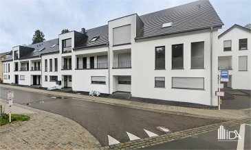 L'Immobilière de l'Attert vous prospose en location ce beau duplex situé dans le village de Drauffelt, commune de Clervaux, idéalement situé à 50m de la Gare.

Le duplex situé au 1er étage d'une surface habitable de +/- 103 m² se compose de:

Niveau 1:
- hall d'entrée
- séjour
- spacieuse cuisine équipée, salle à manger avec sortie sur balcon
- wc séparé.

Niveau 2:
- 2 belles chambres à coucher
- salle de douche, wc, lavabos, connexion lave-linge.

L'appartement dispose d'un grenier, 2 emplacements intérieurs avec cave.

Loyer : 1 600€
Charges : 250€
Caution : 2 mois de loyer
Frais d'agence : 1 mois de loyer + TVA (partagé 50/50 entre locataire et bailleur)

Ce bien vous intéresse ! Merci de remplir le 