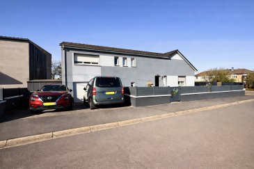 À vendre à Hussigny-Godbrange (France), à proximité immédiate du Luxembourg, découvrez cette maison individuelle construite en 2016, parfaitement entretenue, avec façade refaite en 2025, offrant une surface habitable de ±132 m² (±145 m² au sol).

Située dans un environnement calme et résidentiel, elle séduit par ses volumes, sa luminosité et ses prestations complètes.

Disposition
Rez-de-chaussée :
- Hall d'entrée
- WC séparé
- Chambre ou Bureau (idéal télétravail)
- Spacieux séjour / salle à manger de ±53 m²
- Cuisine ouverte
- Séjour avec accès direct aux deux terrasses et au jardin

Étage :
- 2 chambres à coucher
- Dressing aménagé
- Salle de bain

Combles aménagés :
- Grande pièce polyvalente (chambre, salle de sport ou espace détente)

Extérieurs
- 2 terrasses de ±35 m² chacune
- Jardin privatif de ±64 m²
- Terrain entièrement clôturé avec panneaux anthracite
- 2 stores (marquises) électriques
- Maison de jardin haut de gamme (Biohort)

Stationnement
- Garage intérieur (1 voiture)
- 2 emplacements extérieurs privés

Équipements & confort
- Armoires intégrées sur mesure
- Double vitrage PVC avec volets
- Stores électriques
- Adoucisseur d'eau
- Système d'alarme avec abonnement
- Chauffage performant
- Chaudière gaz à condensation
- Poêle à pellets récent
- Chauffage au sol + radiateurs
- Chauffe-eau thermodynamique

Localisation
Hussigny-Godbrange
- Accès rapide vers Belval, Esch-sur-Alzette et axes autoroutiers
- Idéal pour frontaliers Luxembourg

Les + du bien
- Maison construite en 2016
- Façade refaite en 2025
- Grand séjour lumineux avec accès extérieur
- 2 terrasses de 35 m²
- Jardin ±64 m² aménagé et clôture
- Garage + 2 parkings
- Équipements complets
- Aucun travaux à prévoir

Nous vous invitons à contacter:
Moura Jemp
Tèl: +352621216646

Les surfaces et superficies sont indicatives.