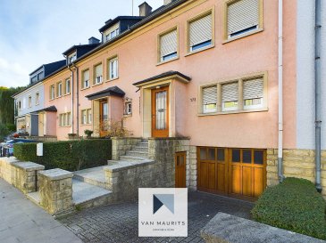 Située à Luxembourg-centre, à 1 km de la place de l'Etoile (173, rue de Rollingergrund), cette maison à rmoderniser, de 1954, est érigée sur un terrain de 2 ares et bénéficie d'une superficie de ± 180 m² dont ± 105 m² habitables.
Elle se compose comme suit :

Au rez-de-chaussée : une entrée de ± 8 m² avec un wc séparé ; un double séjour/salle à manger de ± 26 m² avec une sortie sur une terrasse de ± 11 m² (orientée sud/ouest) et vers un jardin ; une cuisine de ± 8 m² séparée du séjour par une porte coulissante.

Au 1er étage : un couloir de ± 4 m² ; trois chambres de ± 9, 11 et 14 m² ; une salle de bain (baignoire, lavabo et wc) de ± 4 m².

Au 2ème étage : une chambre de ± 11 m² et un grenier facilement transformable en chambre de ± 22 m² (au sol).

Au sous-sol : une chaufferie de ± 12 m² (chaudière au mazout de marque Buderus, de 2020), une buanderie de ± 10 m² (avec une sortie au jardin) et un garage de ± 23 m² avec un emplacement devant. 

Généralités :

- Quartier central de Luxembourg-ville ;
- Orientation sud/ouest ; 
- Double séjour ;
- Jardin intimiste, plein pied ;
- Garage et emplacement devant;
- Maison à rafraîchir.

Agent responsable : Katia Gravière au 661 33 29 82 ou katia@vanmaurits.lu
