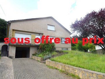 Vente  - Maison individuelle  à Sierck-les-Bains  5 chambres prix :  360 500 €  SIERCK LES BAINS
Proximité LUXEMBOURG (Schengen) de L'ALLEMAGNE (Perl), des commerces et écoles.
Au calme
Dans un quartier résidentiel
Maison individuelle F6/F7 d'env 175 m2 hab + un sous-sol complet, le tout sur un terrain de 20,69 ares sans vis à vis donnant sur la forêt, comprenant:
Une entrée, une cuisine indépendante, un séjour lumineux de 40 m2 donnant accès à une terrasse (poêle à bois), un dégagement, un wc, une salle de bains à refaire, 3 chambres (parquet).
À l'étage: un dégagement, 2 cambres dont une avec dressing, une salle de bains avec wc, grenier aménageable.
Un sous-sol complet, comprenant:
Garage 2 vl, cuisine d'été, chaufferie et caves.
Extérieur:
Terrasse
jardin clos et arboré de 20,69 ares
Dv pvc, 
Chaudière Buderus (fioul)
Fort potentiel, dans un environnement calme.
A VOIR