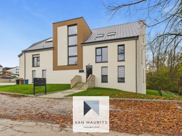 Découvrez cet élégant appartement, idéalement situé au premier étage d'une résidence récente construite en 2021.  Avec une superficie utile d'environ 106.09 m², cet appartement allie luminosité et modernité pour un confort de vie agréable. 

Caractéristiques principales : 

- Espace de vie lumineux : Un hall d'entrée accueillant mène à un vaste salon/ salle à manger/ cuisine de +/- 38 m², baigné de lumière naturelle grâce à de grandes baies vitrées. 
- Cuisine équipée : parfaite pour cuisiner au quotidien 
- Chambres confortables : L'appartement dispose de trois belles chambres de 17 m², 13 m² et 12 m² avec mobilier sur mesure. 
- Salles de douche modernes : Deux salles de douche élégantes sont à disposition 

Autres atouts : 
- Lumière naturelle et vue dégagée : L'appartement est particulièrement lumineux et offre une vue dégagée sans vis-à-vis. 
- Confort contemporain : Fenêtres en PVC avec triple vitrage, volets électriques, vidéophone et chauffage au gaz au sol assurent un confort moderne. 
- Un espace extérieur avec la terrasse d'environ 18 m² 
- Sous garantie décennale 

Commodités supplémentaires : 
- Parking : Une place de parking privative de +/- 18 m² est disponible au sous-sol de la résidence et une place de parking privative à l'extérieur de la résidence de +/- 12m². 
- Cave : Une cave privative de +/- 11 m² 
- Buanderie commune : Pour plus de commodité au quotidien. 

Informations pratiques : 
- Charges mensuelles : 290 € 
- Passeport énergétique: A/B

Contact : 
Philippe Mélard 
+352 661 405 446 
philippe@vanmaurits.lu