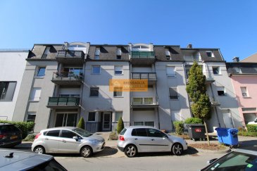 Bel appartement de 60 m2 situé au rez-de-chaussée d'une résidence construite en 1998.

L'appartement dispose de :

Hall d'entrée, grand living/salle à manger avec accès à la terrasse, cuisine équipée, 1 chambre à coucher avec accès à la salle de bain  WC, 1 WC séparé, terrasse et cave.

Rénovations à prévoir.

La rue des Près est une rue calme du quartier de Bonnevoie se trouvant à proximité de : Commerces, restaurants, école?etc.
