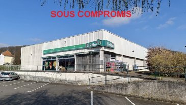 ** SOUS COMROMIS **

POUR INVESTISSEURS – A SAISIR 
Rentabilité brute de 9.20%.

Nous VENDONS, idéalement située sur la place de la Gare à FALCK (57550),
la surface commerciale (murs),  actuellement louée sous l’enseigne 8 à 8.

D’une surface totale de 610 m2 environ, sur un terrain
de 7a29, elle comprend une partie commerciale de 300 m2 environ, 
une réserve de 250 m2 environ.
une grande chambre froide, 
des espaces sanitaires et de service. 

Bail commercial, par acte notarié, en cours jusqu’en 2031.

*** Accès PMR
*** Très nombreuses places de stationnement gratuit à proximité immédiate du magasin. 

Plus de renseignements par téléphone au : 06 03 40 33 55.
Gérard STOULIG – Agent commercial EI. 
WIR SPRECHEN DEUTSCH. 

