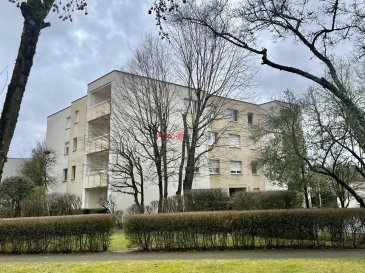 Immo Losch a le plaisir de vous proposer un magnifique appartement de 77m2 à la location, niché au c½ur d\'un quartier résidentiel paisible à Luxembourg-Cents. Cet appartement allie confort et élégance, idéal pour ceux qui cherchent à vivre dans un environnement serein tout en restant à proximité de la ville.<br><br>Description de l\'appartement :<br><br>- Localisation : Au 2ème étage d\'une résidence avec ascenseur.<br>- Hall d\'entrée<br>- 2 chambres à coucher spacieuses. La première chambre est séparée, tandis que la seconde chambre, actuellement ouverte sur le salon, peut être séparée par une porte coulissante pour plus d\'intimité, offrant ainsi une flexibilité d\'utilisation selon vos besoins<br>- Salon : Espace de vie lumineux avec accès à un balcon <br>- Cuisine <br>- Salle de douche <br>- Cave <br>- Parking : emplacement intérieur<br><br>Détails de la location :<br><br>Disponibilité : L\'appartement est disponible de suite<br><br>Loyer : 1850€ par mois.<br>Caution : 2 mois de loyer, soit 3700€.<br>Charges mensuelles : 250€ (Notez que l\'électricité privatif et l\'internet ne sont pas inclus).<br>Frais d\'agence : 2164,50€ TTC à 17%.<br><br>Cet appartement représente une opportunité exceptionnelle pour ceux qui désirent vivre dans un cadre calme et résidentiel, tout en étant à proximité des commodités urbaines. Luxembourg-Cents est reconnu pour son cadre de vie de qualité, offrant une combinaison parfaite de tranquillité et de commodité, avec accès facile aux transports en commun, écoles, et commerces.<br><br>Pour plus d\'informations ou pour planifier une visite, veuillez contacter Immo Losch au numéro suivant : 26532611 ou par email à info@immolosch.lu. Ne manquez pas cette chance de faire de cet appartement élégant votre nouveau foyer.<br /><br />Immo Losch freut sich, Ihnen eine wunderschöne 77m2 große Wohnung zur Miete anbieten zu können, die sich im Herzen eines ruhigen Wohnviertels in Luxemburg-Cents befindet. Diese Wohnung vereint Komfort und Eleganz und ist ideal für diejenigen, die in einer ruhigen Umgebung leben und dennoch in der Nähe der Stadt wohnen möchten.<br><br>Beschreibung der Wohnung :<br><br>- Lage: Im 2. Stock eines Wohnhauses mit Aufzug.<br>- Eingangshalle.<br>- 2 geräumige Schlafzimmer. Das erste Schlafzimmer ist separat, während das zweite Schlafzimmer, das derzeit zum Wohnzimmer hin offen ist, für mehr Privatsphäre durch eine Schiebetür abgetrennt werden kann und somit eine flexible Nutzung nach Ihren Bedürfnissen ermöglicht.<br>- Wohnzimmer: Heller Wohnbereich mit Zugang zu einem Balkon. <br>- Küche: Küche <br>- Duschraum <br>- Keller <br>- Parkplatz: Stellplatz innen<br><br>Details zur Unterkunft :<br><br>Verfügbarkeit: Die Wohnung ist ab sofort verfügbar.<br><br>Miete: 1850¤ pro Monat.<br>Kaution: 2 Monatsmieten, d.h. 3700¤.<br>Monatliche Nebenkosten: 250¤ (Beachten Sie, dass Privatstrom und Internet nicht inbegriffen sind).<br>Maklergebühren: 2164,50¤ inkl. 17% MwSt.<br><br>Diese Wohnung stellt eine außergewöhnliche Gelegenheit für diejenigen dar, die in einer ruhigen Wohngegend leben möchten, aber dennoch in der Nähe der städtischen Annehmlichkeiten sein wollen. Luxembourg-Cents ist für seine hohe Lebensqualität bekannt und bietet eine perfekte Kombination aus Ruhe und Bequemlichkeit, mit einfachem Zugang zu öffentlichen Verkehrsmitteln, Schulen und Geschäften.<br><br>Für weitere Informationen oder um einen Besichtigungstermin zu vereinbaren, wenden Sie sich bitte an Immo Losch unter 26532611 oder per E-Mail an info@immolosch.lu. Lassen Sie sich die Chance nicht entgehen, diese stilvolle Wohnung zu Ihrem neuen Zuhause zu machen.<br /><br />Immo Losch is pleased to offer you a magnificent 77m2 apartment for rent, nestled in the heart of a peaceful residential area in Luxembourg-Cents. This apartment combines comfort and elegance, ideal for those looking to live in a serene environment while remaining close to the city.<br><br>Apartment description:<br><br>- Location: On the 2nd floor of a residence with elevator.<br>- Entrance hall<br>- 2 spacious bedrooms. The first bedroom is separate, while the second bedroom, currently open to the living room, can be separated by a sliding door for greater privacy, offering flexibility of use according to your needs.<br>- Living room: bright living space with access to a balcony <br>- Kitchen area <br>- Shower room <br>- Cellar space <br>- Parking: indoor parking space<br><br>Rental details :<br><br>Availability: The apartment is available immediately<br><br>Rent: 1850¤ per month.<br>Deposit: 2 months\' rent, i.e. 3700¤.<br>Monthly utilities: 250¤ (Please note that private electricity and internet are not included).<br>Agency fees: 2164.50¤ incl. VAT at 17%.<br><br>This apartment represents an exceptional opportunity for those wishing to live in a quiet, residential setting, yet close to urban amenities. Luxembourg-Cents is renowned for its quality of life, offering the perfect combination of tranquility and convenience, with easy access to public transport, schools and shops.<br><br>For more information or to arrange a viewing, please contact Immo Losch at 26532611 or by email at info@immolosch.lu. Don\'t miss your chance to make this elegant apartment your new home.