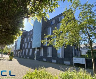 NOUVEAU sur le marché!

Differdange - Fousbann -  Appartement avec balcon ? Confort et luminosité au rendez-vous!

Situé dans une résidence calme et sécurisée, dans une cité récente, cet appartement situé au 2éme étage avec ascenseur,  offre un cadre de vie agréable et fonctionnel. 
D'une surface de 85.79m2, il se compose de deux chambres , d'un séjour lumineux et spacieux ouvrant sur un balcon, d'une belle cuisine équipée, ainsi que d'une salle de douche moderne, d'un WC séparé et d'un débarras.

Le balcon, orienté sud,  idéal pour profiter des beaux jours.
Une cave et un emplacement de parking intérieur font également partie de ce lot.
Situation: à proximité des commerces, transports en commun, crèches, écoles primaires et école international etc..
Bons axes routiers et facilité de transports vers Belval/Esch/Alzette/Luxembourg / etc. -  à 2 minutes de la collectrice du sud. 

Cet appartement conviendra parfaitement à un couple moins jeune,  à une petite famille ou pour un investissement. 

Disponible rapidement!

Pour toute demande de visite ou informations complémentaires, n'hésitez pas à nous contacter au 265341 ou directement notre agent Mme VEIGAS au 621 505 621 ou par mail: cristina.veigas@cl-immo.lu

Les frais d'agence sont compris dans le prix de vente et à charge du vendeur.