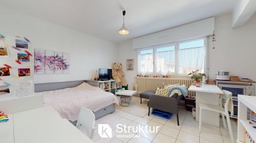 Appartement à vendre 99500 EUR dernier étage à Metz (57).  METZ NOUVELLE VILLE   Proche Jardin BOTANIQUE
 Un petit cocoon au dernier étage proche de toutes commodités    Découvrez ce studio vendu meublé au 4ème et dernier étage d'un immeuble en copropriété construit en 1975, idéalement situé proche de toutes les commodités, de la gare et du jardin botanique.    Il se compose d'un hall d'entrée avec placard, d'une pièce à vivre lumineuse avec un espace kitchenette équipée, et d'une salle d'eau avec wc.  une cave en sous-sol complète cette offre.
  
 Ce bien est idéal pour un pied à terre ou un investissement locatif.
  
 Honoraires charge acquéreur inclus dans le prix : 7,5%
 Quote-parts charges annuelle : 1319 EUR / an (chauffage et production d'eau chaude collectifs)
 Nombre de lots : 32 lots principaux (90 au total)
 DPE : E/C
 Estimation des coûts annuels d'énergie du logement : Les coûts sont estimés en fonction des caractéristiques de votre logement et pour une utilisation standard sur 5 usages (chauffage, eau chaude sanitaire, climatisation, éclairage, auxiliaires) voir p.3 pour voir les détails par poste. Entre 570 EUR et 810 EUR par an - Prix moyens des énergies indexés sur les années 2021, 2022, 2023 (abonnements compris) conformément à l'arrêté du 31 mars 2021 en vigueur lors de l'établissement du DPE