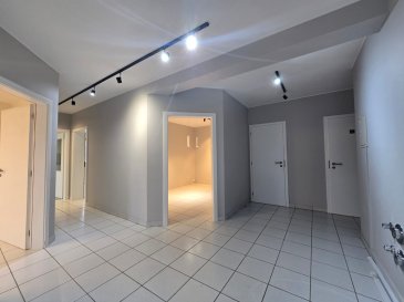 Situé à Pétange, cet espace de bureau est disponible à la location par Spaceplus immobilier.  
Ce bien offre une opportunité exceptionnelle pour les entreprises cherchant un lieu professionnel au cœur de l'activité dynamique de la ville.  
Détails de la propriété: Ce bureau spacieux de 95 m² inclut plusieurs caractéristiques avantageuses:  
-hall d'entrée.  
- WC séparé.  
- Debarras.  
- cuisine séparée.  
- 4 bureaux de 12m2, 14m2, 18m2 et 19m2  
- garage box pour 1 voiture.  
- cave privative.  
Parking municipal devant la résidence. une heure gratuite pour les visiteurs.  

Ne manquez pas cette opportunité! Pour planifier une visite ou obtenir plus d'informations, contactez-nous via le formulaire de contact ou par téléphone + 352 661 33 44 22 Natacha Bivort.  

Avec un garage privé, votre véhicule bénéficie d'une sécurité renforcée tout en vous assurant une facilité d'accès. L'ascenseur facilite les déplacements au sein du bâtiment pour tous, y compris les personnes à mobilité réduite. En matière de sécurité, l'accès sécurisé est un atout considérable pour la tranquillité d'esprit. Bien équipé en matière de connexion Internet, la fibre optique vous garantit une connexion rapide et fiable, essentielle pour toute activité professionnelle. Ce bureau est idéal pour toute entreprise cherchant un espace bien situé et hautement fonctionnel.  

Équipements à proximité: Pétange offre un cadre de vie confortable avec une atmosphère conviviale. La ville dispose de plusieurs écoles de renom, ainsi que des équipements de loisirs et des espaces verts pour se détendre. Les commerces variés et les excellents restaurants satisferont toutes vos envies culinaires et de shopping. De plus, la proximité avec les installations de santé assure un accès rapide aux soins médicaux. Bien desservi par les transports publics, vous êtes à quelques encablures de toutes les grandes attractions de la région.  

Ne manquez pas cette opportunité! Pour planifier une visite ou obtenir plus d'informations, contactez-nous via le formulaire de contact ou par téléphone + 352 661 33 44 22 Natacha Bivort.