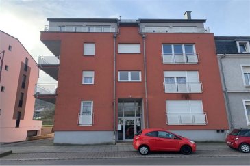 Veuillez contacter Mathieu Bossennec pour de plus amples informations :
- T : +352 661 521 730
- E : mathieu.bossennec@remax.lu

REMAX, Spécialiste de l'immobilier à Rodange, vous propose en exclusivité ce magnifique appartement à la vente à Rodange d'environ 57 m² habitables.

Dans une résidence récente d'une dizaine d'années, situé au 2? étage avec ascenseur, il est composé comme suit :

- Un hall d'entrée

- Un WC séparé

- Une cuisine équipée semi ouverte

- Un séjour spacieux, donnant accès au balcon, d'environ 3 m², exposé plein sud, ayant une vue sur 
la verdure et donnant sur l'arrière de la résidence

- Une chambre (Suite parentale) avec accès à la salle de bain.

À cela, s'ajoute un garage privatif (Environ 17 m²), ainsi qu'une cave d'environ 5 m².

Actuellement loué, le locataire a pris l'engagement de partir incessamment sous peu.

Frais d’agence RE/MAX : 3 % du prix de vente + TVA à charge de la partie venderesse
Toute offre sera soumise à l’acceptation expresse des vendeurs.