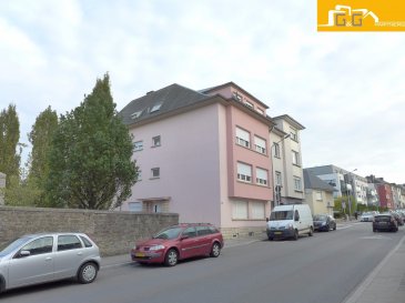 Idéal pour une 1ère acquisition ou pour investisseurs.

Bel appartement au 3ième étage d'une petite résidence calme et soignée à Bonnevoie.

Ce bien se compose de : 

- 1 petit living 
- 1 cuisine équipée fermée
- 2 chambres à coucher de 20 m2 et 10 m2 
- 1 salle de douche avec WC
- 1 grande cave privée de 8,82 m2

L’appartement est loué en ce moment pour 1400 € ttc

Rénovations 2017-2018:

- sous sol de la résidence
- nouveau toit pour la résidence

N'attendez plus, contactez-nous par mail sur info@gng.lu ou au 621 366 377.

Découvrez toutes nos offres sur www.gng.lu